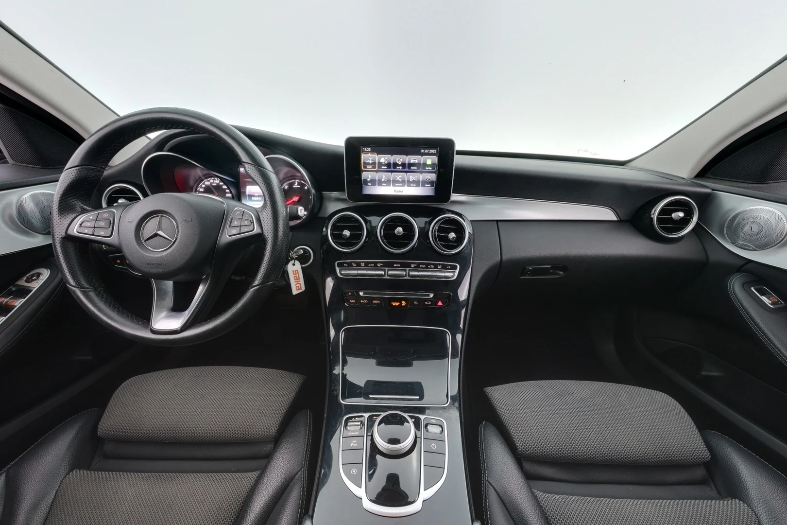 Car Image - KcEZSq5K9RAl0XelBfDXv