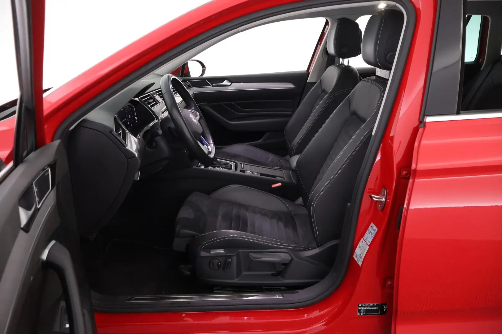 Car Image - chha1U4xxfSk2DhTmcNIB