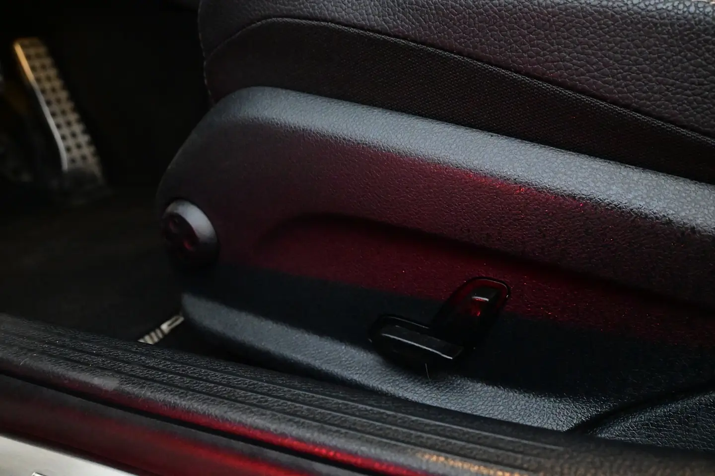 Car Image - 6n6mwhUn9Nc0nxek0Gphkm