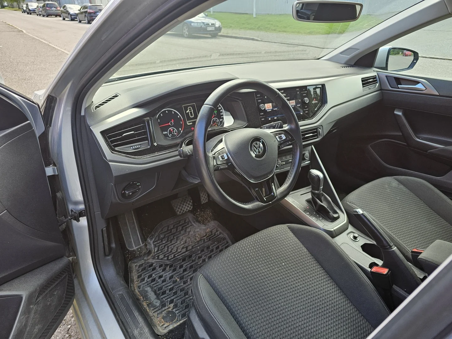 Car Image - 2ucnsbch3zOwuZZdJFGY2y