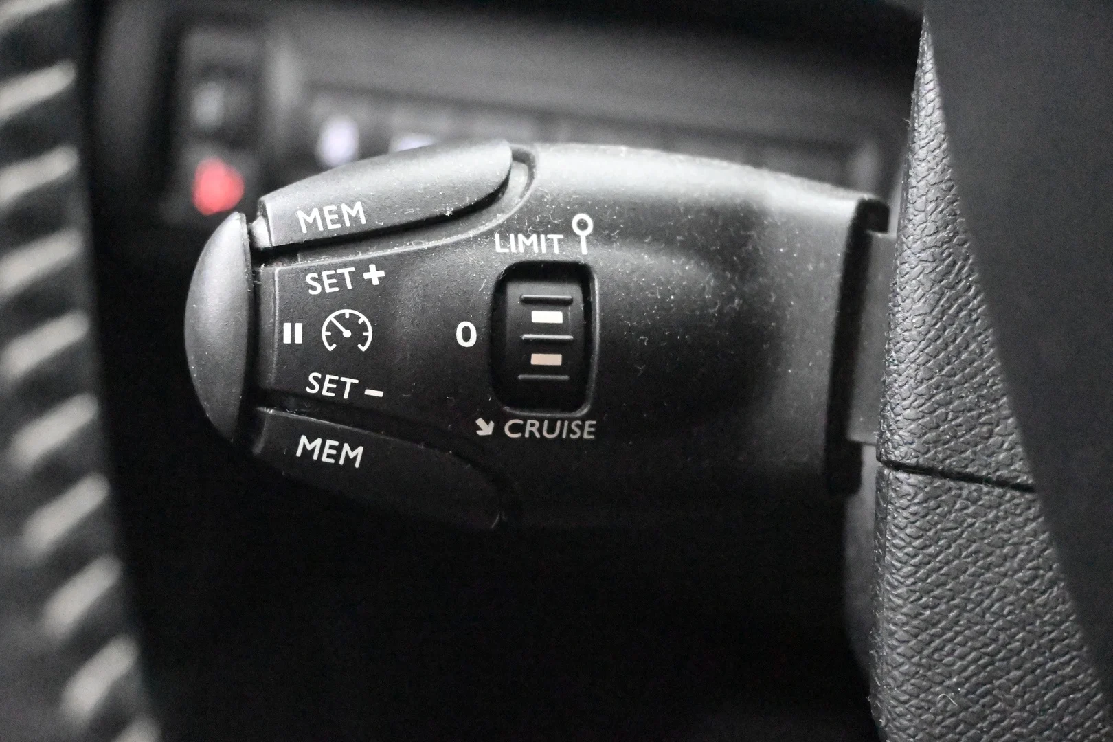 Car Image - 30VzJJF0S6Z4HvZj0SRFxu