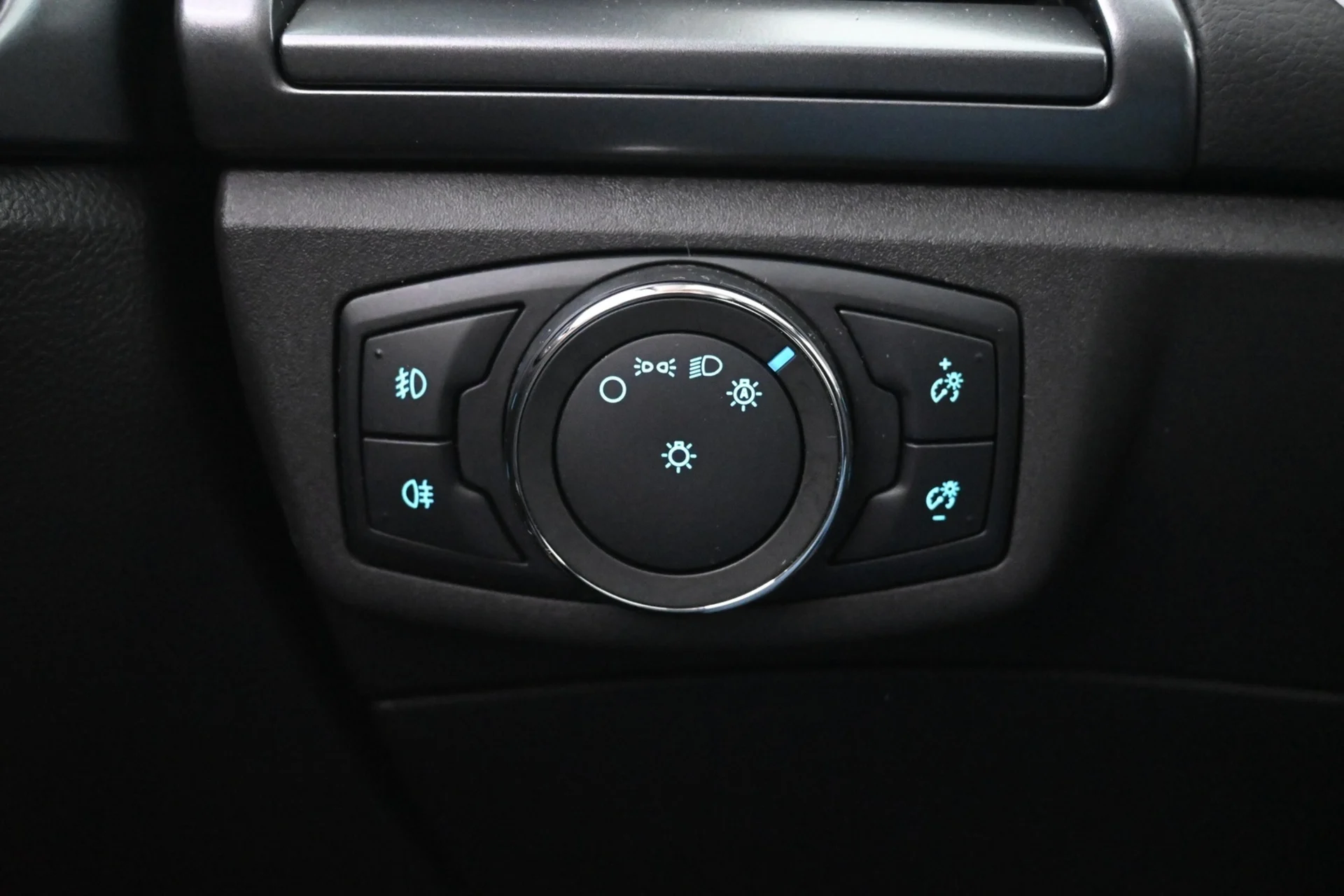 Car Image - 4fc0iPbRyAx8ZfQMAq1U3i