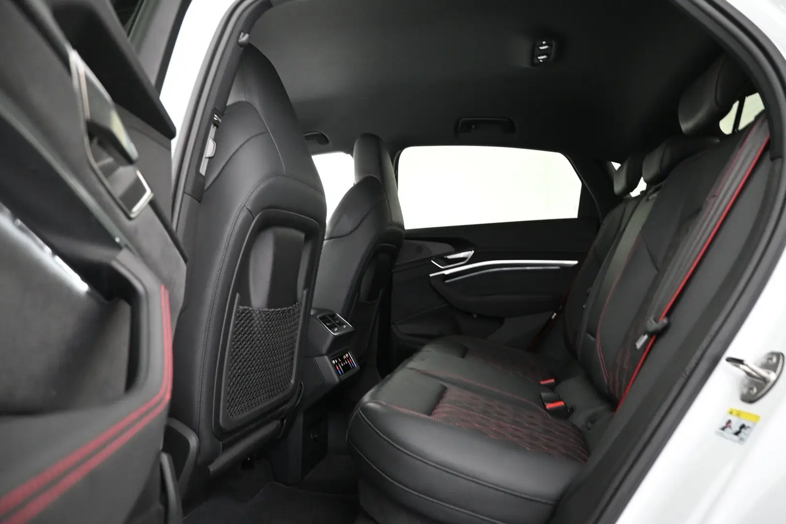 Car Image - 1UZzZ5X02EUYWof29o19Yu