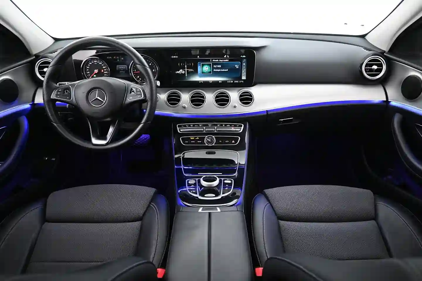 Car Image - 3IE0saZJOwIe47ioD0UjPC