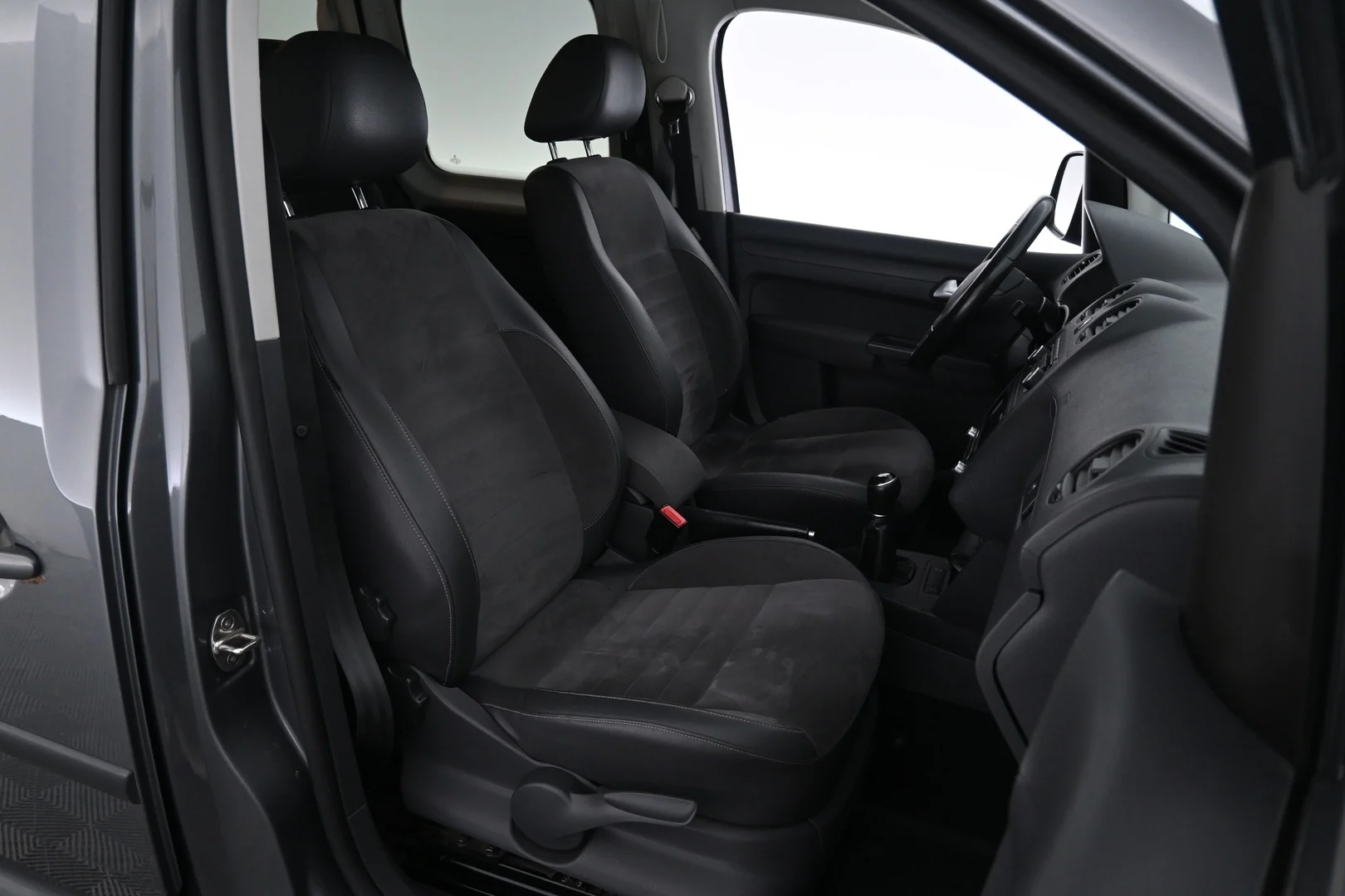 Car Image - 2rgrCGjILkFATe0fjZKtJn