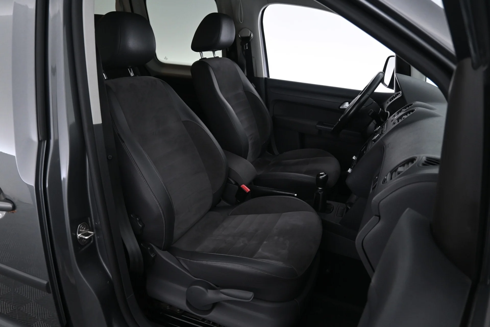 Car Image - 2rgrCGjILkFATe0fjZKtJn