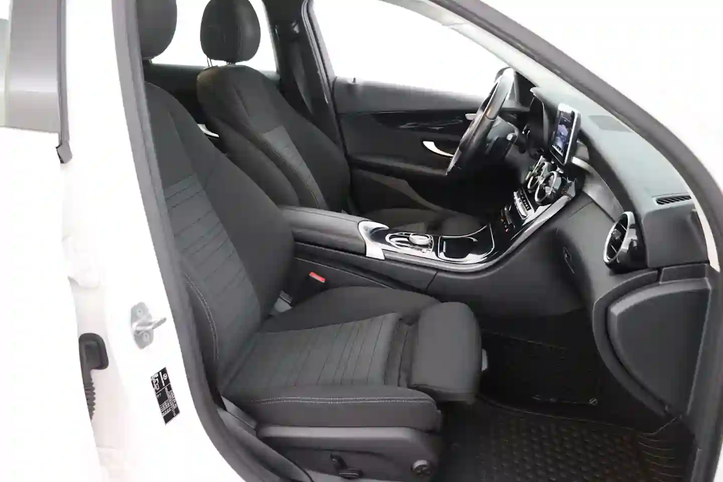 Car Image - OvwsuDmTUT99tNMYn9Ogp