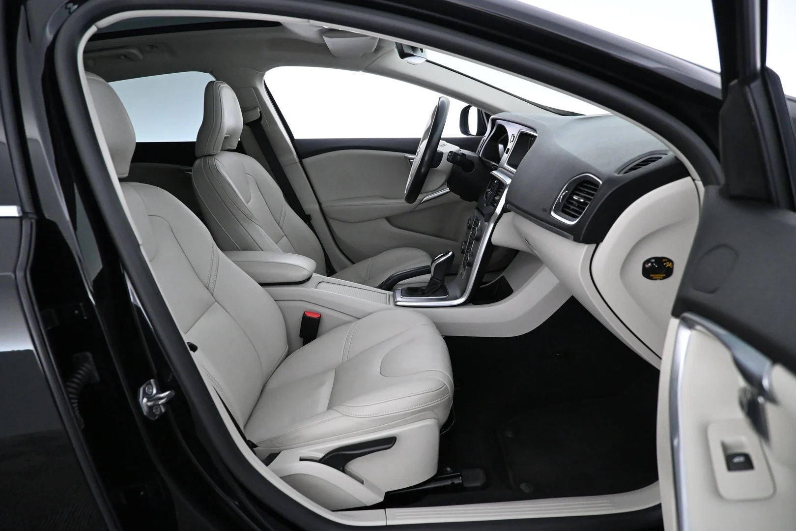 Car Image - 6gnxFVjbNKMKKlUKIBYwUH