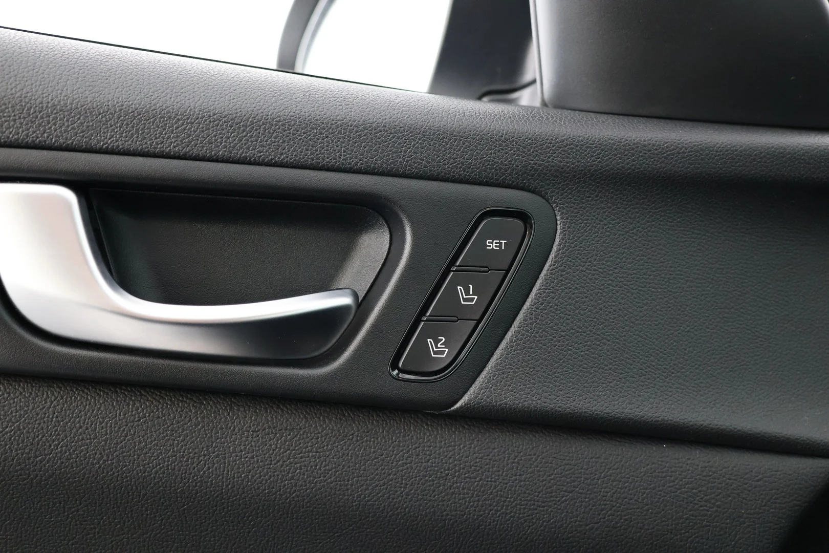 Car Image - 5LFgg4XcrJCVhBC29cRL5I