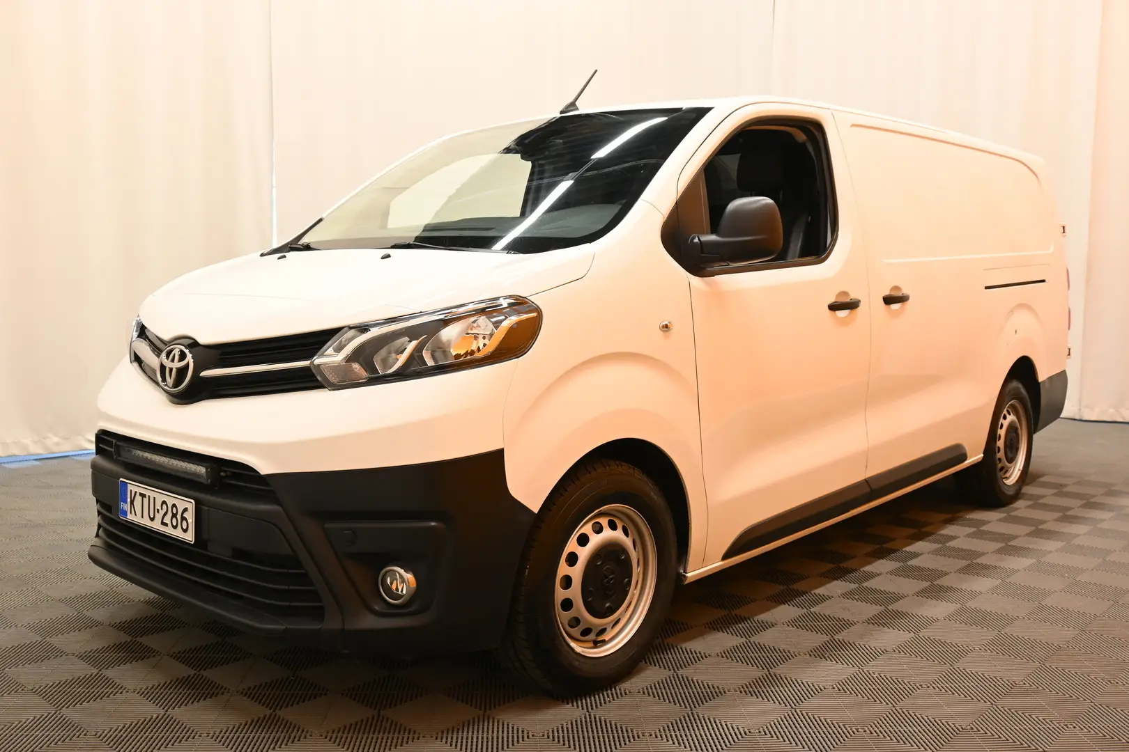 Car Image - 2oPVfkl1KgJVgvKasjnYLD