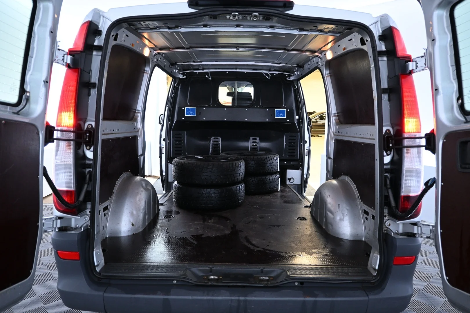 Car Image - yUerwg0GzPdnepHJXZt6I