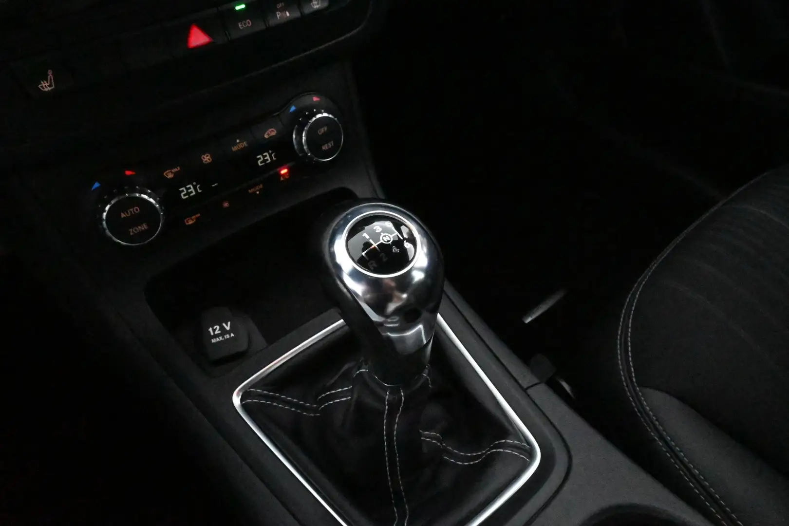 Car Image - 101yZpf2KpEGh7uISWLT2I