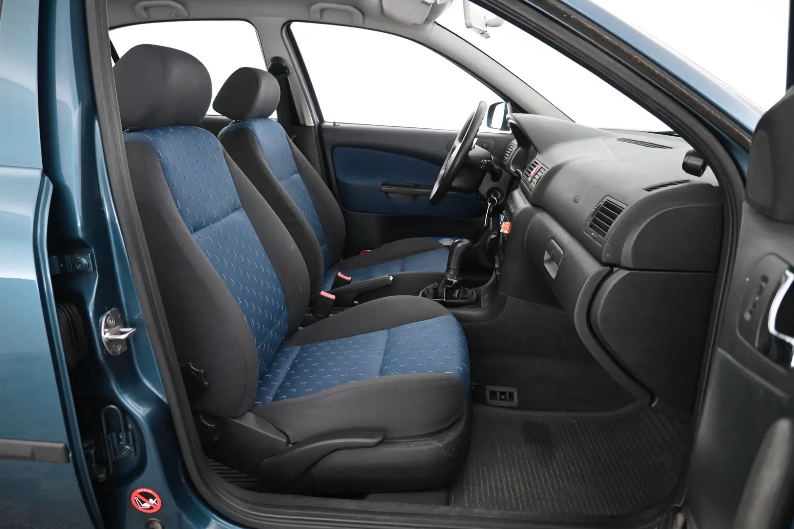 Car Image - 2L0oXsK3APjarkPiTFpnpW