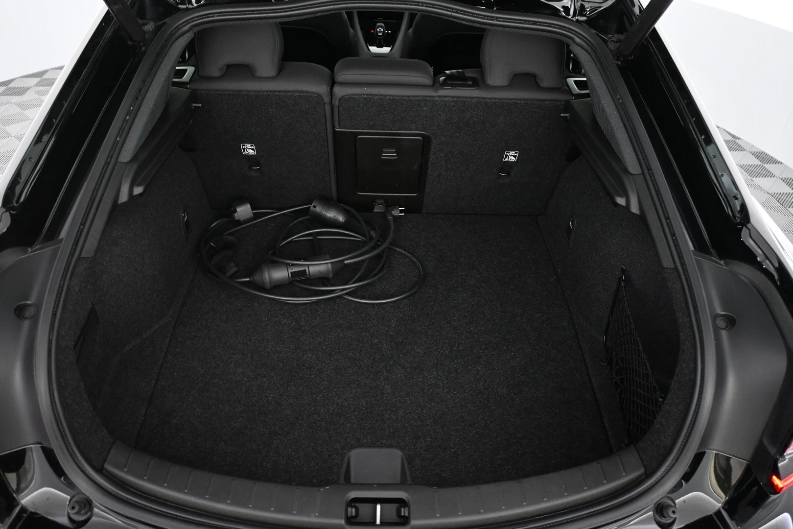 Car Image - 4I2KUS3kYxvm9J5lK5CHmW