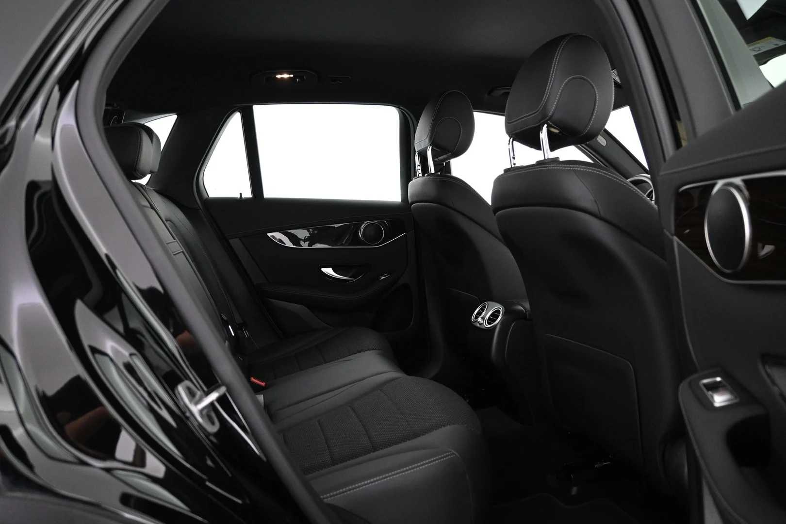 Car Image - 6H2r5xwdSU8rhUpXaard6D