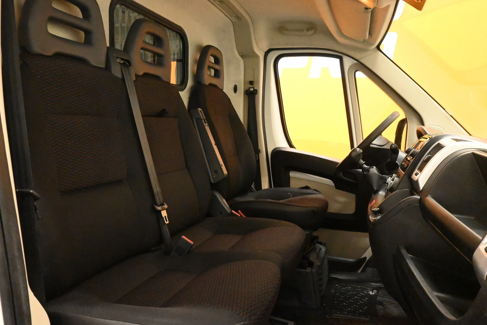 Car Image - r70oq0DdFb3lXrDsV44un