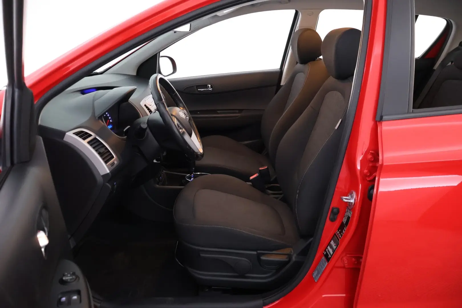 Car Image - TbObEnlqyZ7PuNFly5sY3