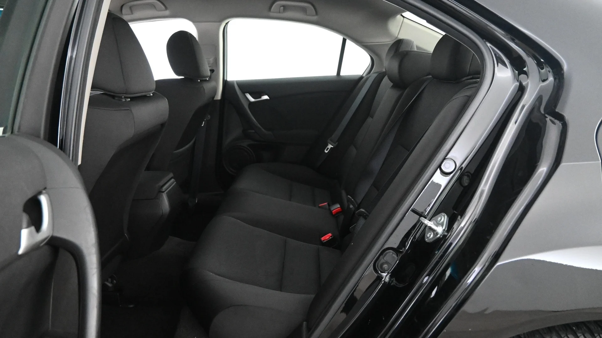Car Image - 74IveyGH7UglbAktB2UbSV