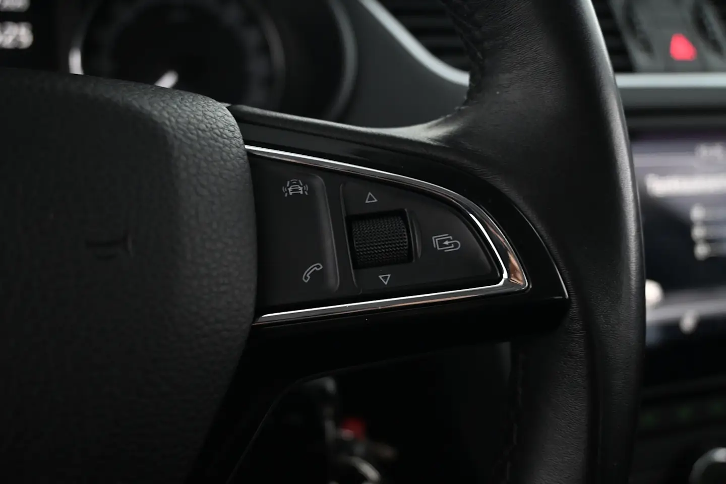 Car Image - 4qdfZVyQGR3c5NWRQheNto