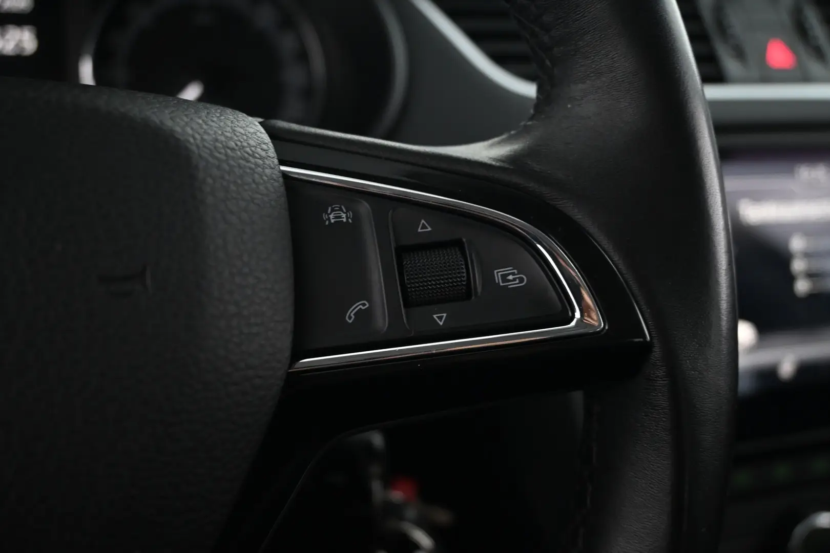 Car Image - 4qdfZVyQGR3c5NWRQheNto