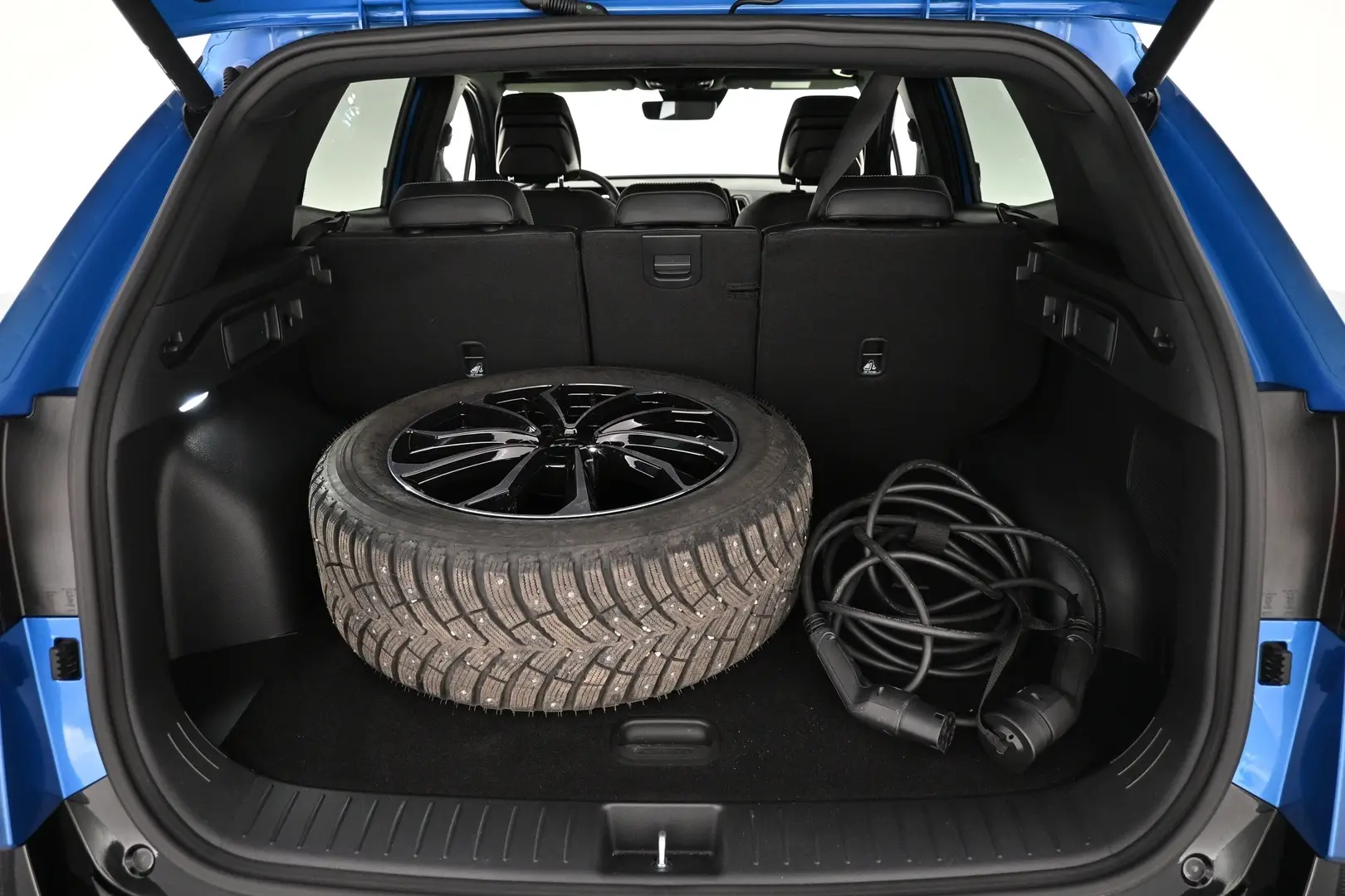 Car Image - 4g0aWrBQ9fbCSnPAxt8l3i