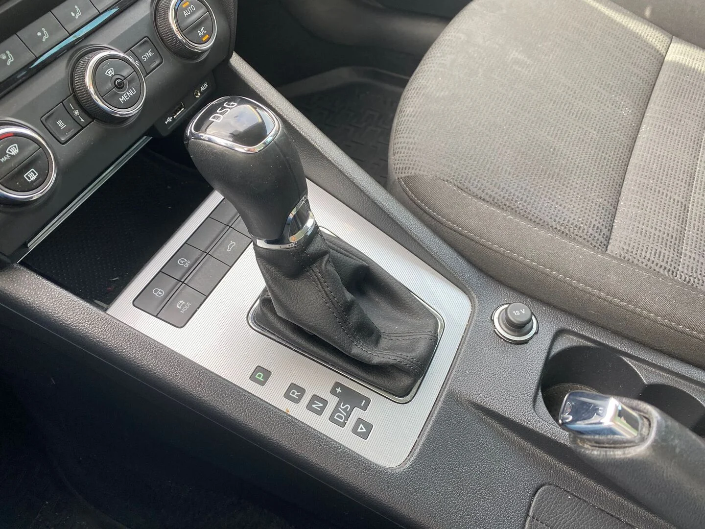 Car Image - qKAmhoaWP5AUHXptkhEBR