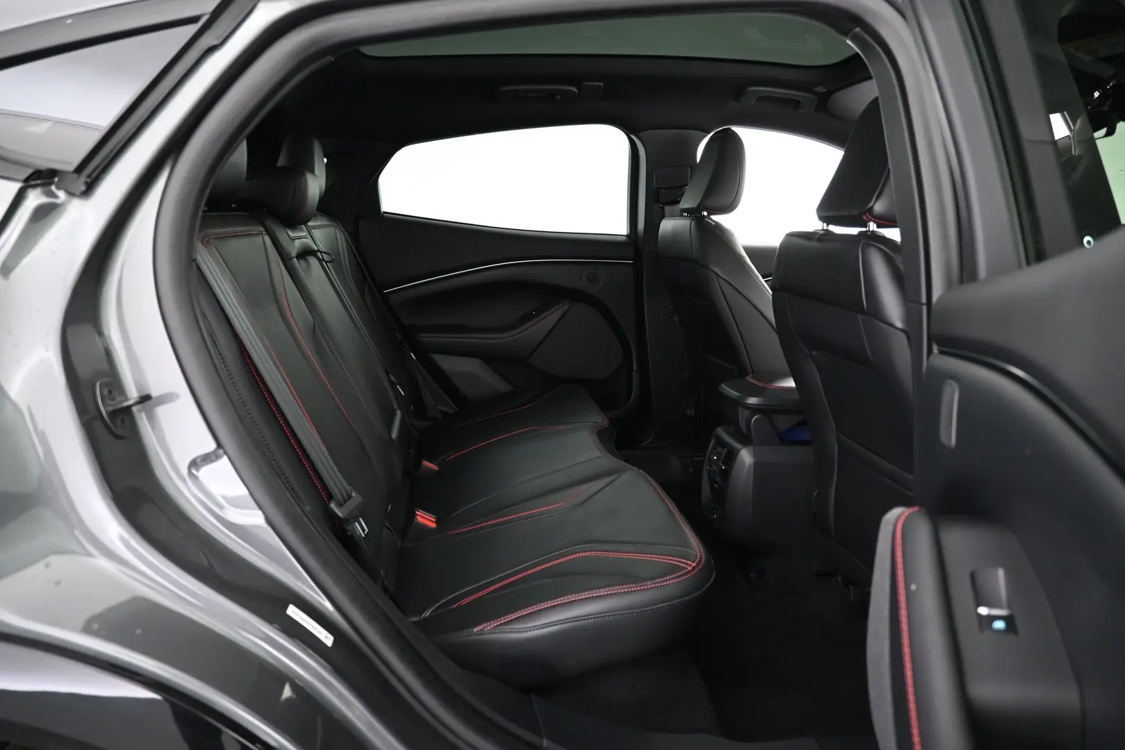 Car Image - UlnNULSsQCde0YBUnIVAx