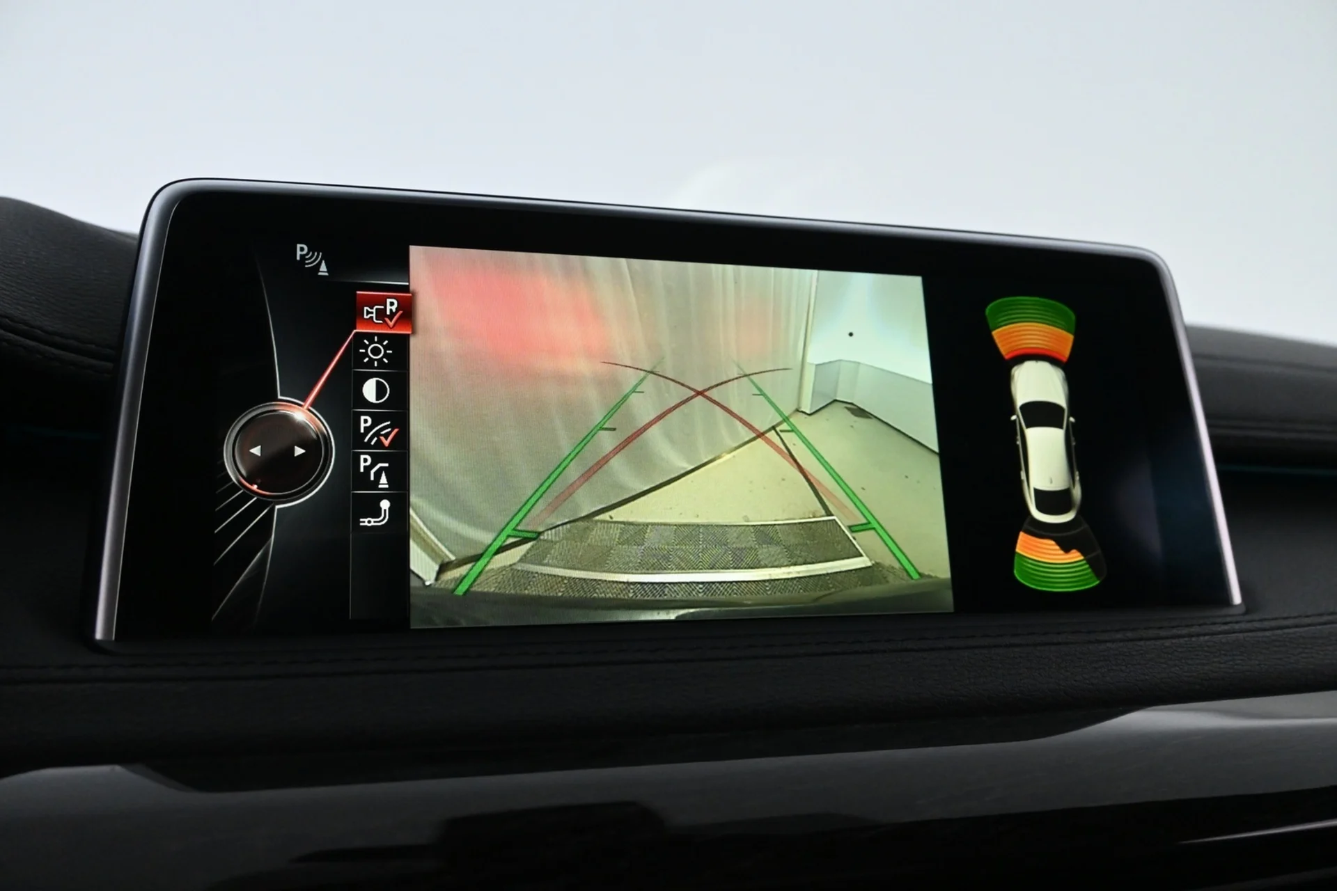 Car Image - ewMzndQmoKvT5w8WVXoIM