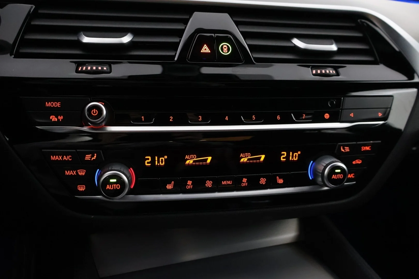 Car Image - 2SnU71N6OOf51jb8rGL6S9