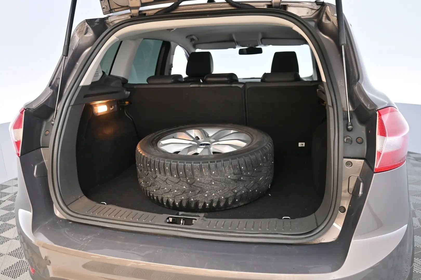 Car Image - 6bcrj3Q2vmbHK5VNgbmicu