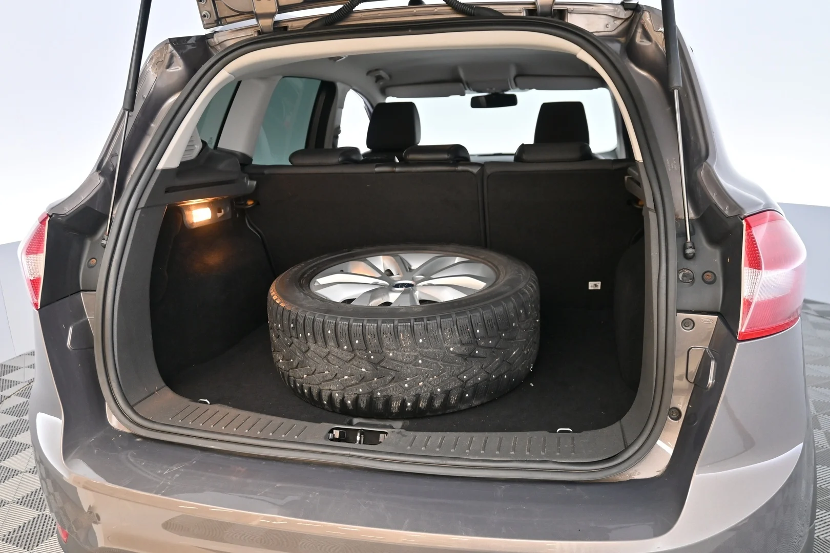 Car Image - 6bcrj3Q2vmbHK5VNgbmicu