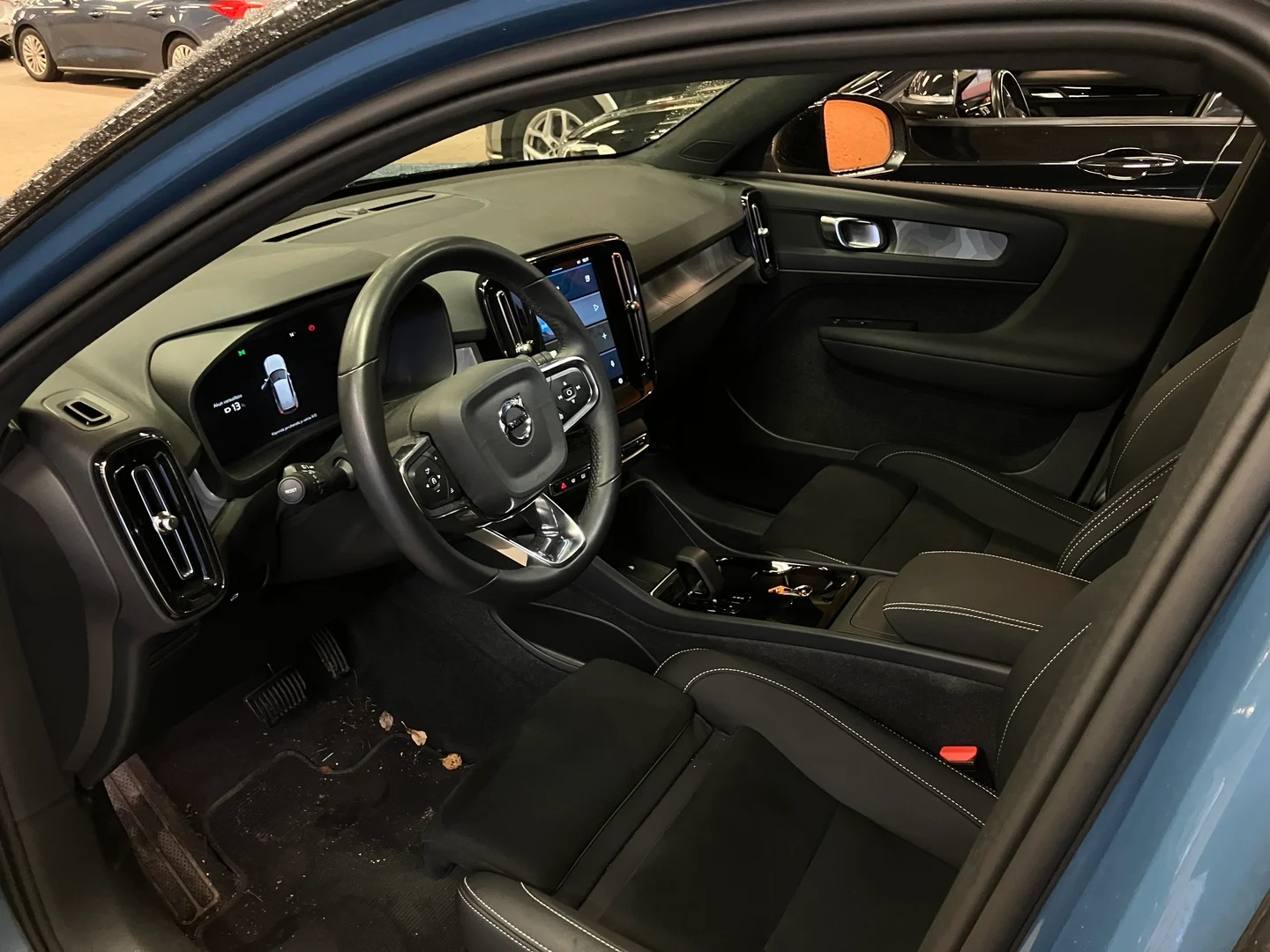 Car Image - iFNlcFY4MaROmXb9SGAjH