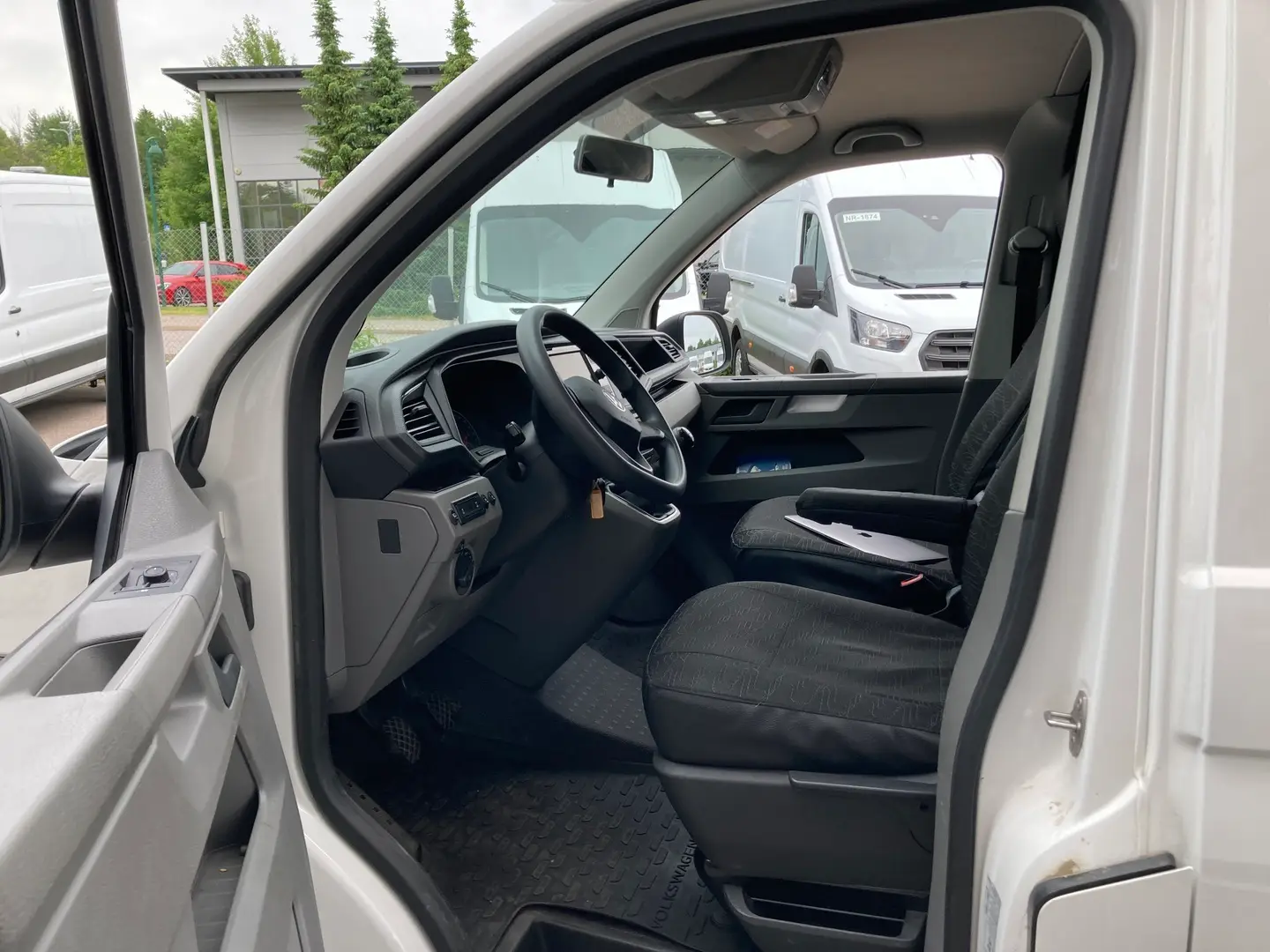 Car Image - 4hGbt8yN8qw8p2hJeqCsLy
