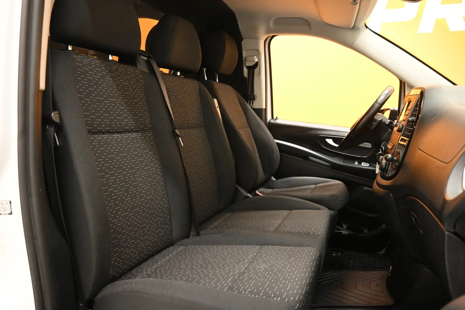 Car Image - FPeHzJC5u2qU1ggMD4zXZ