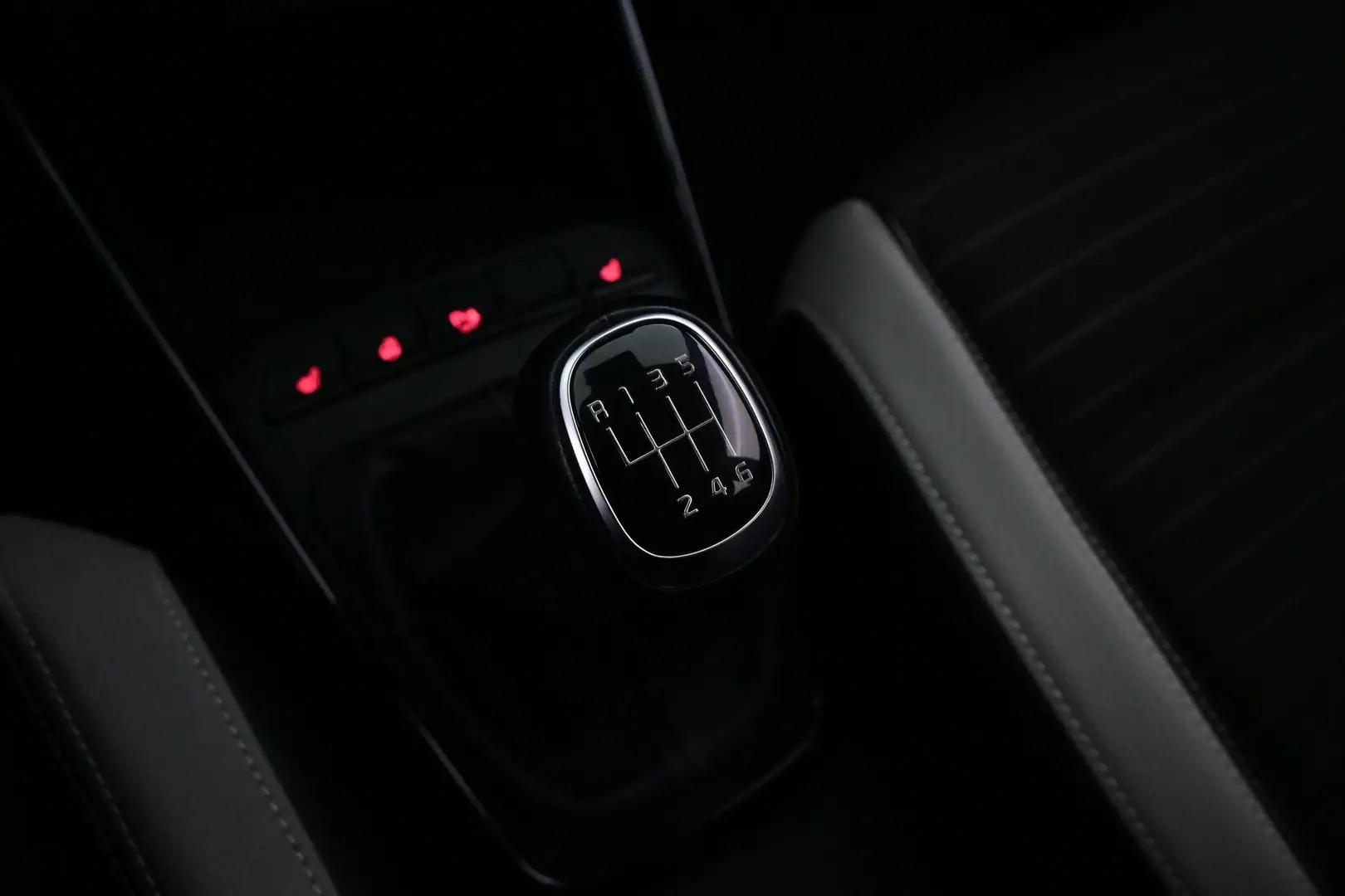 Car Image - 7wbJLCr8LBc0xv4eelHpNO