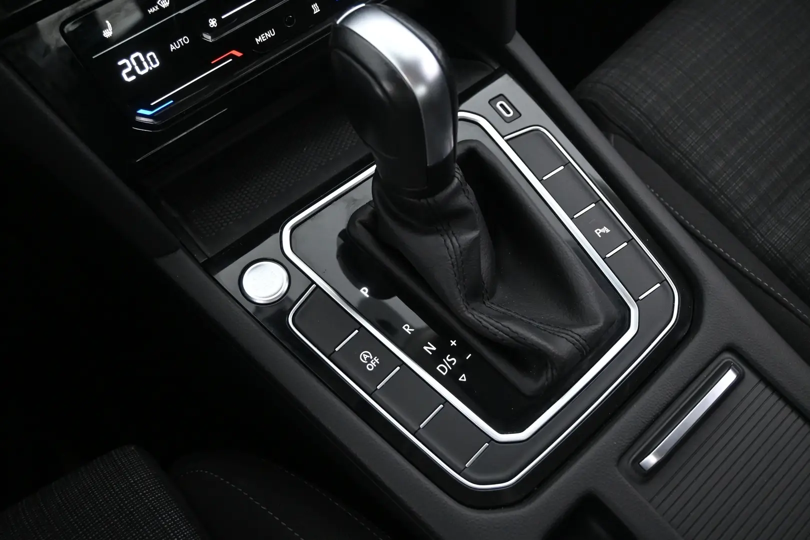Car Image - 1rTEuP0PA41CDgRsFMF6r6