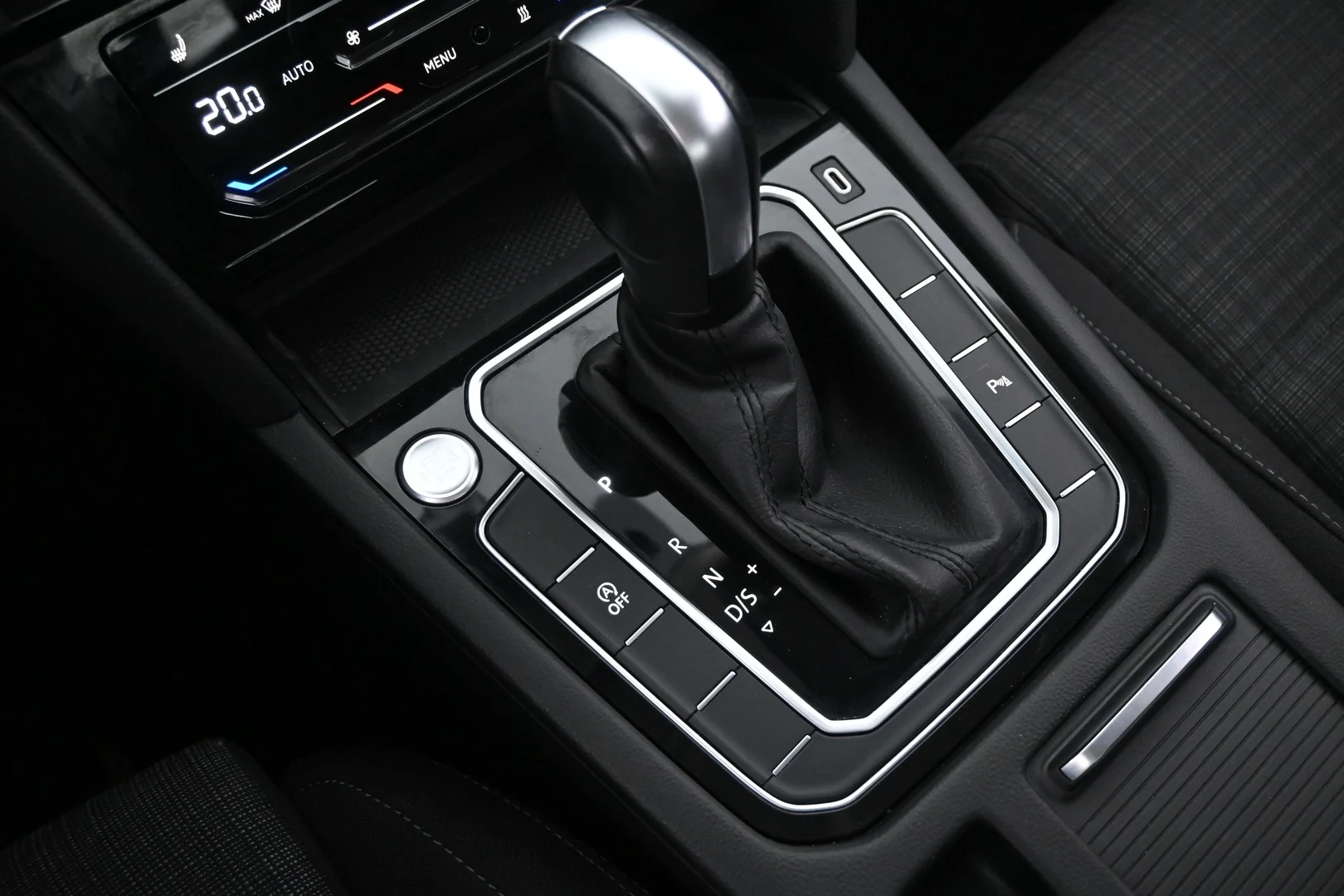 Car Image - 1rTEuP0PA41CDgRsFMF6r6