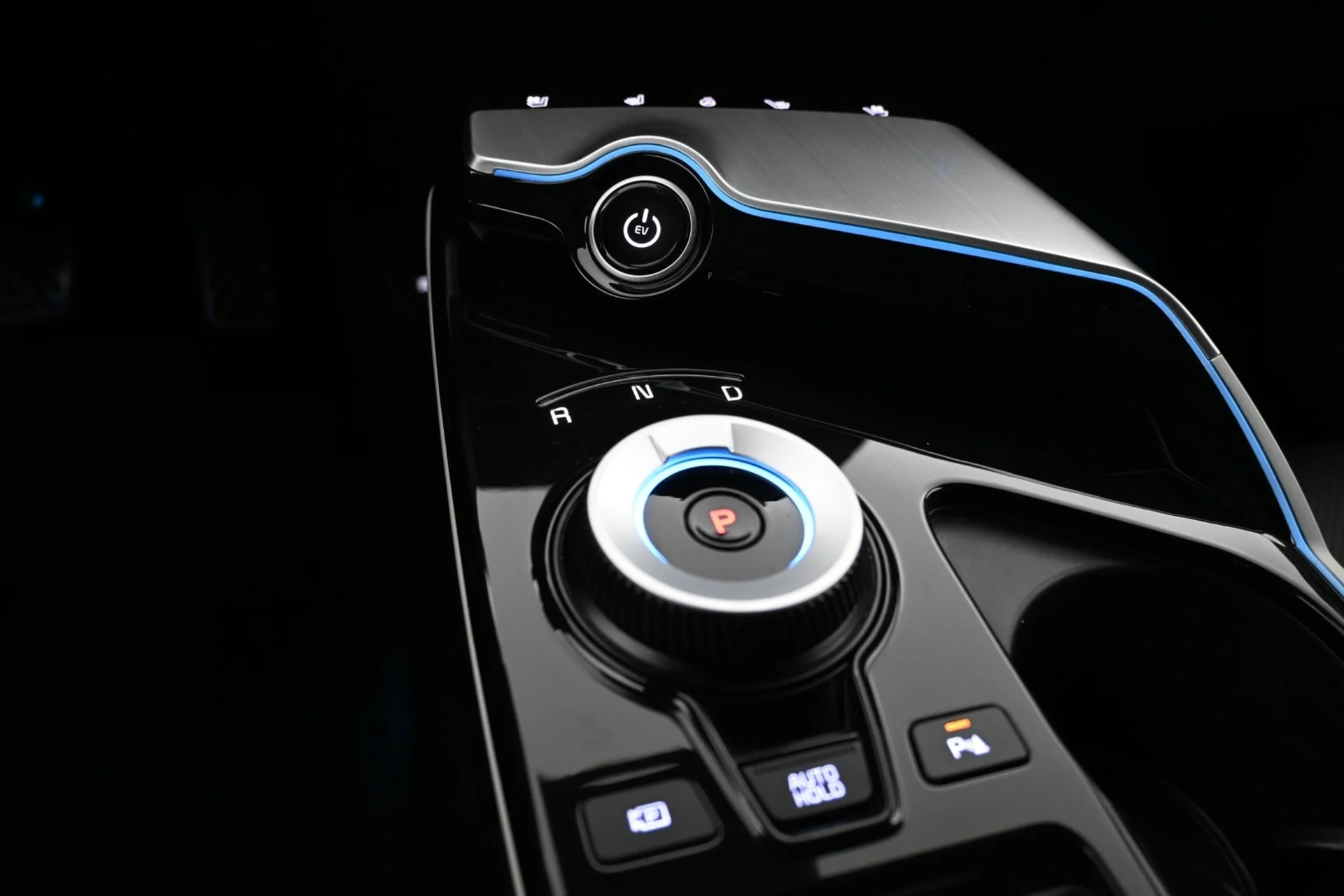 Car Image - 4LM7xIcvYnWynEB8XFiXyM
