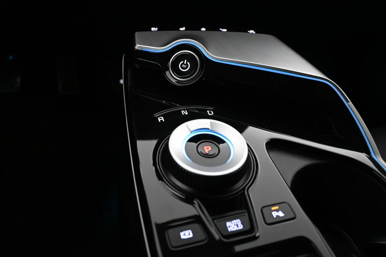 Car Image - 4LM7xIcvYnWynEB8XFiXyM