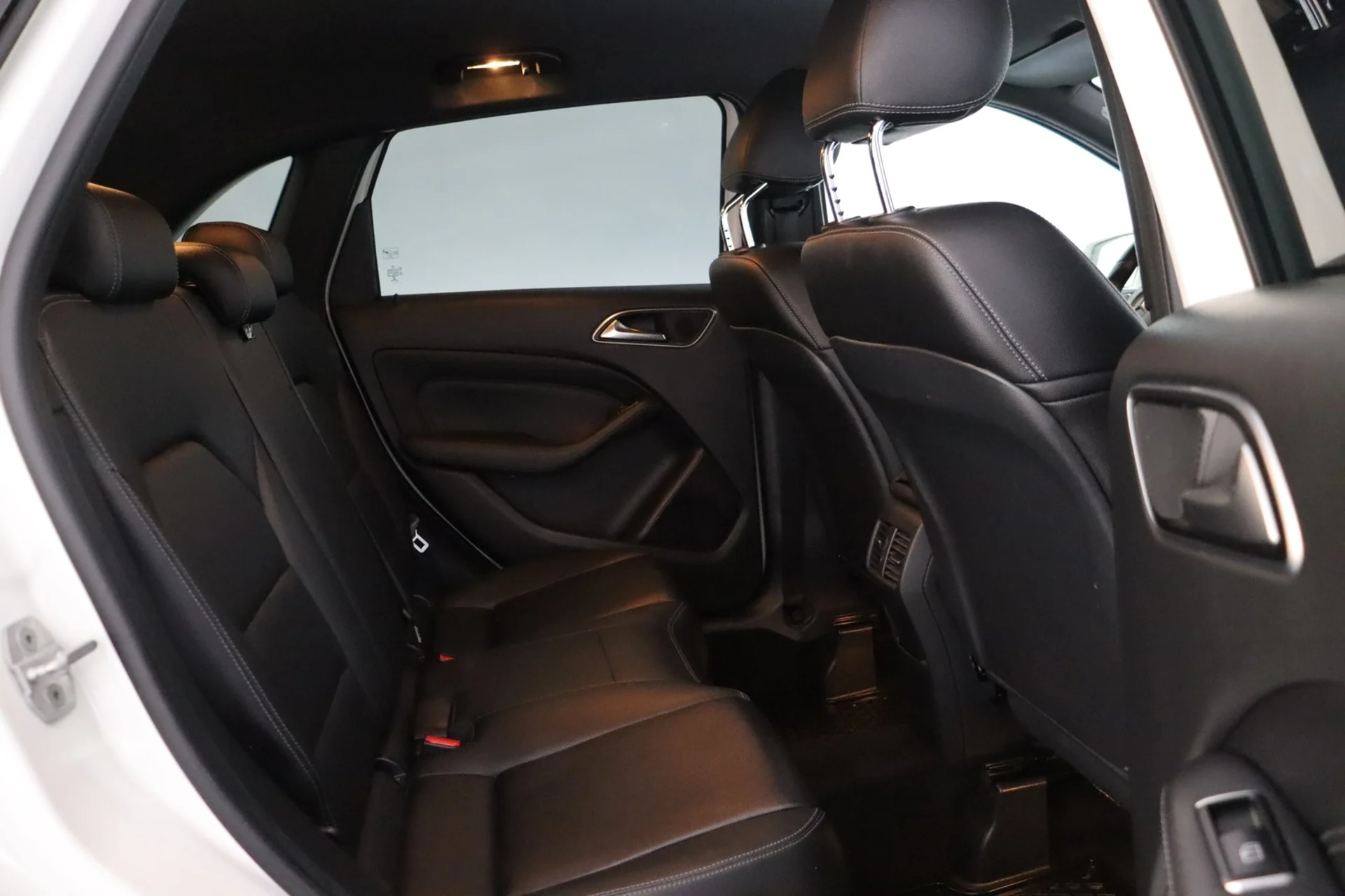 Car Image - 32WBBPeq8nOniVCTHmh0Cv