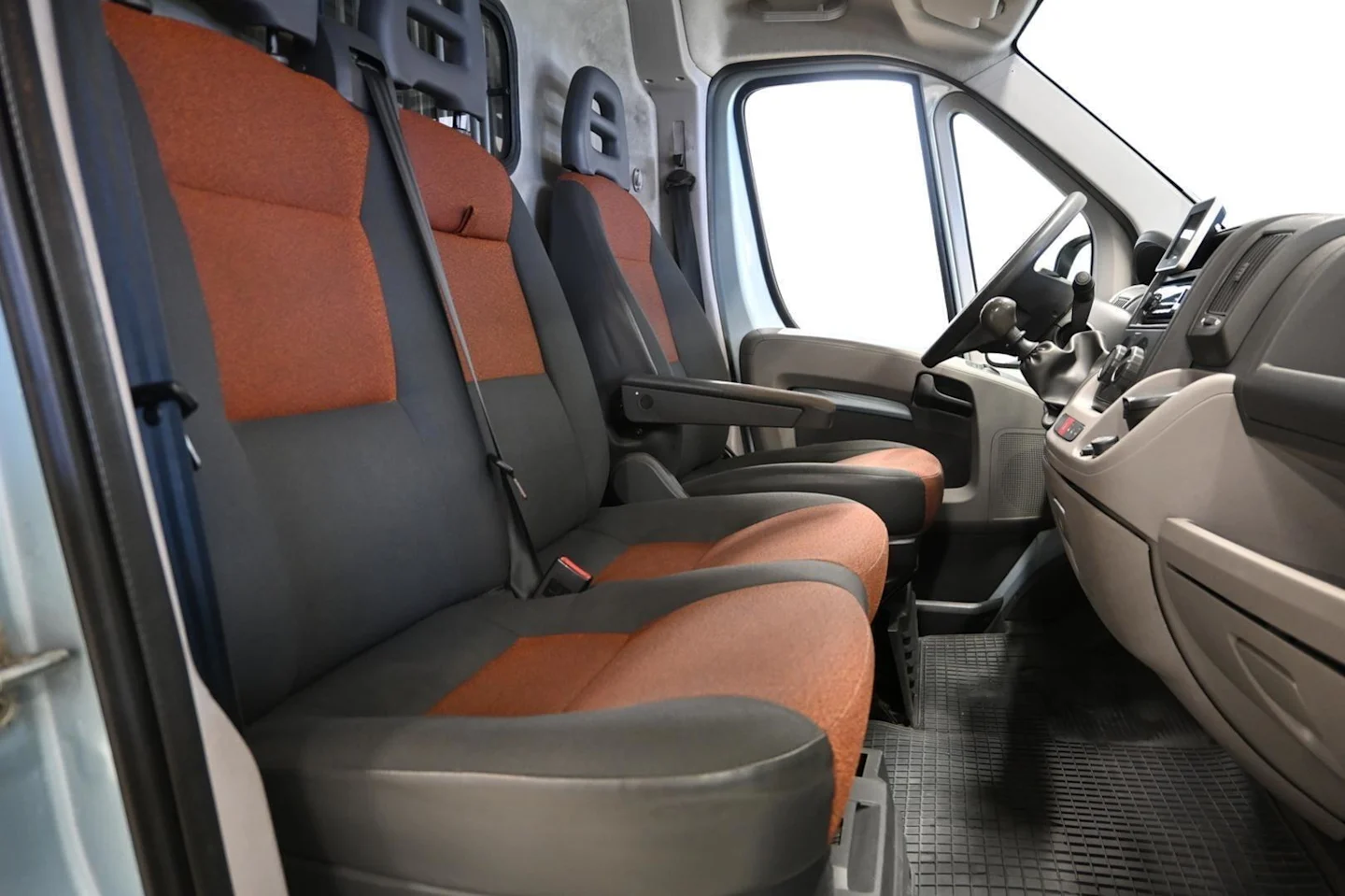 Car Image - FwLnQaOyR1viPrMTaf93v