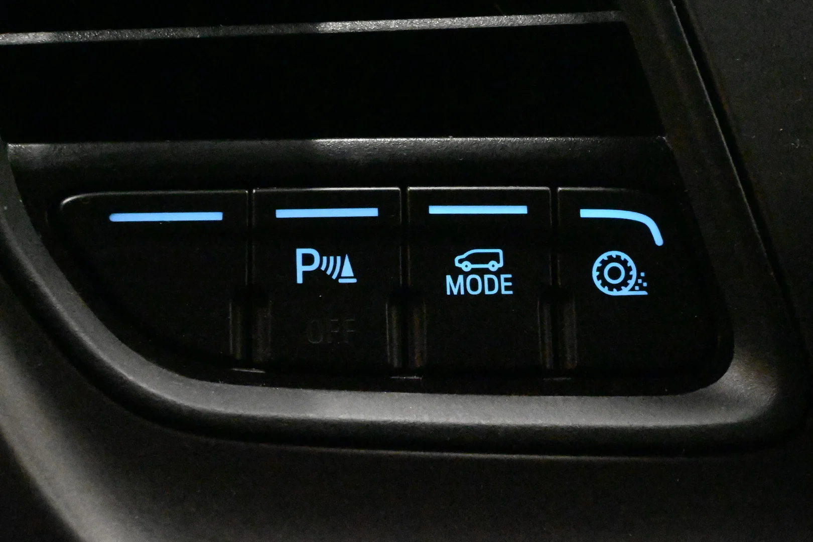 Car Image - 5CKS3IR9E4YJAJBNsEdgY3