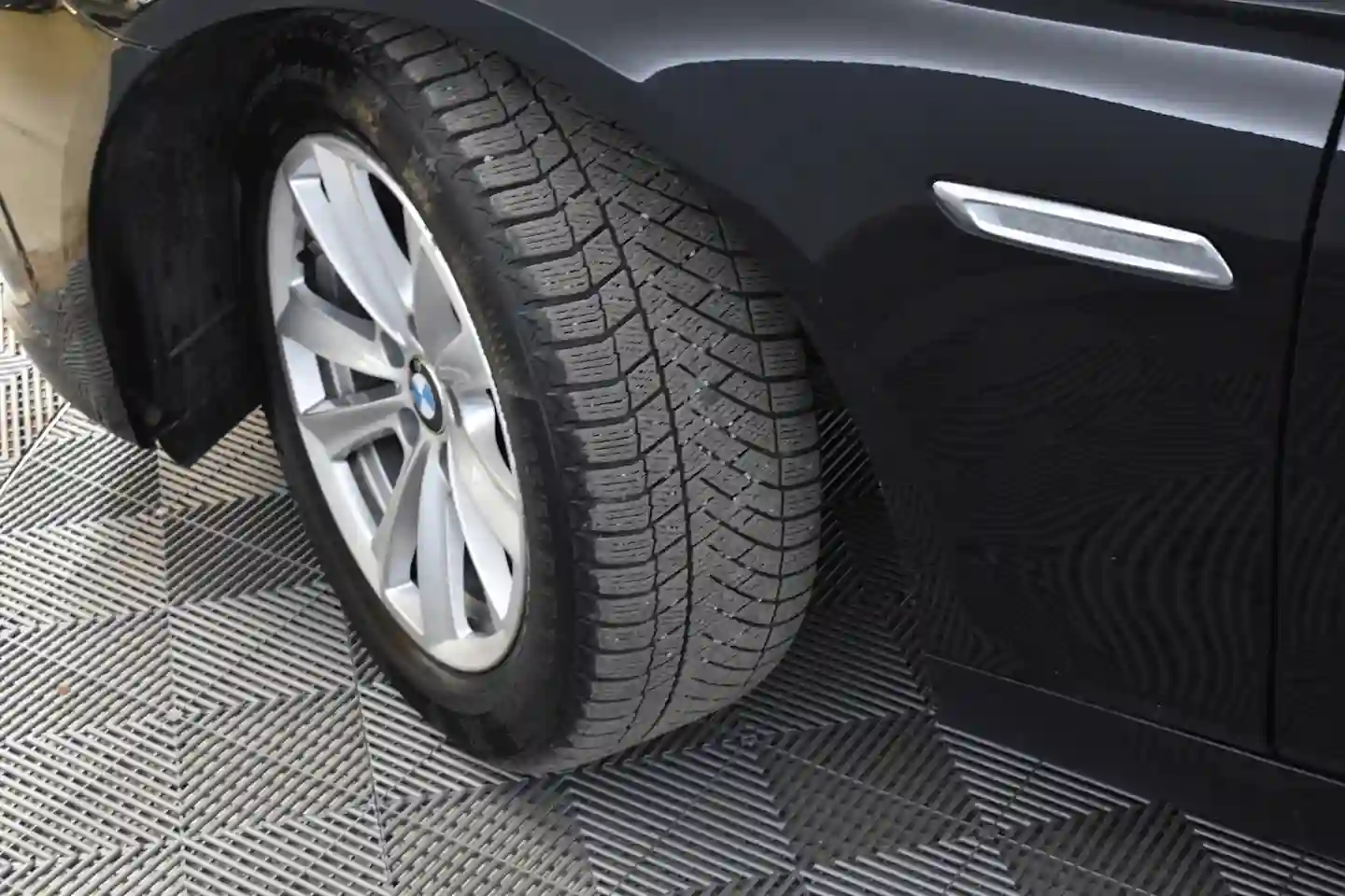 Car Image - 2CSWLuGJpfQDlxAVj6TGnY