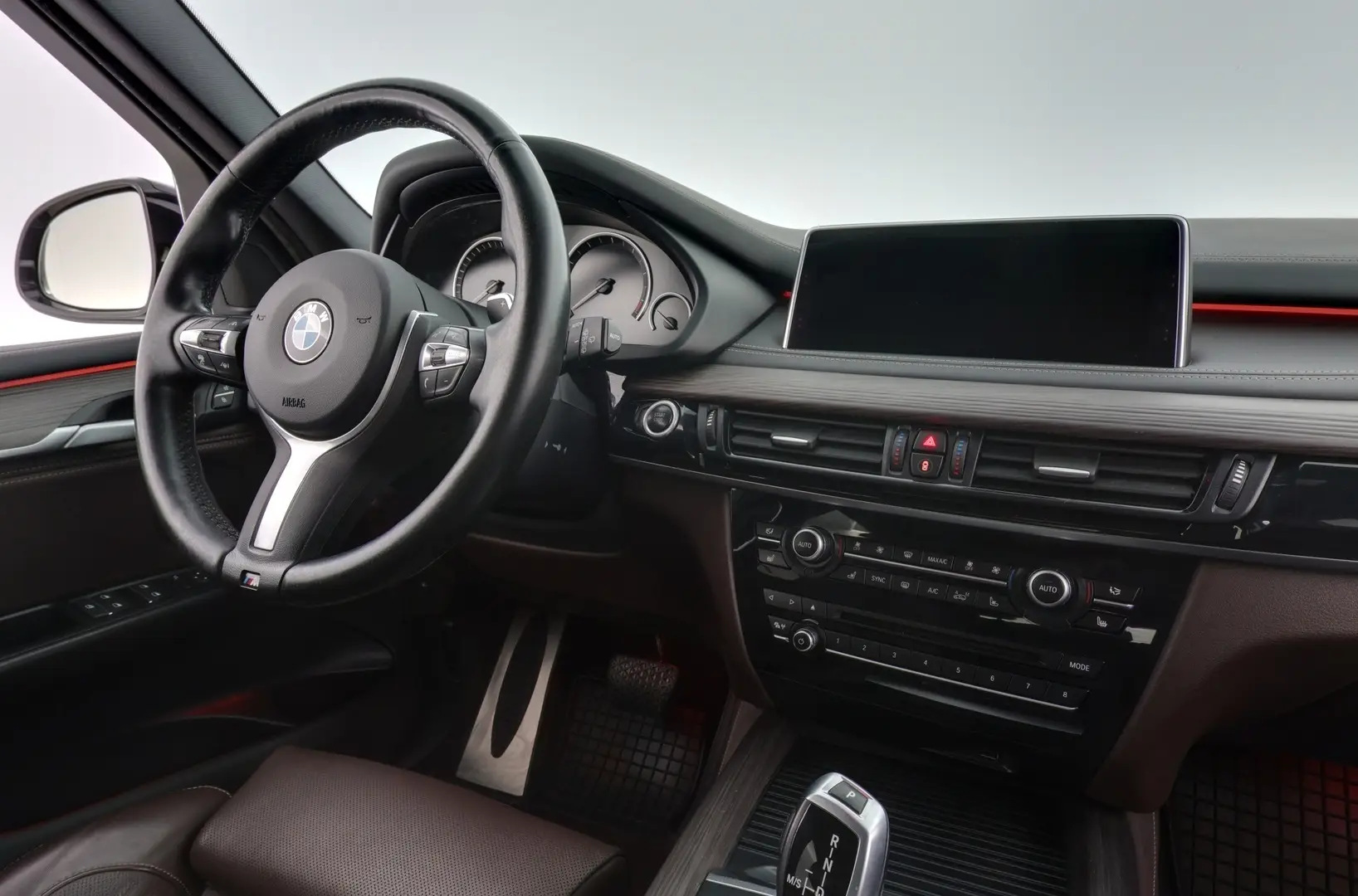 Car Image - 5b6iIfta3ysmhwkKdyELAI