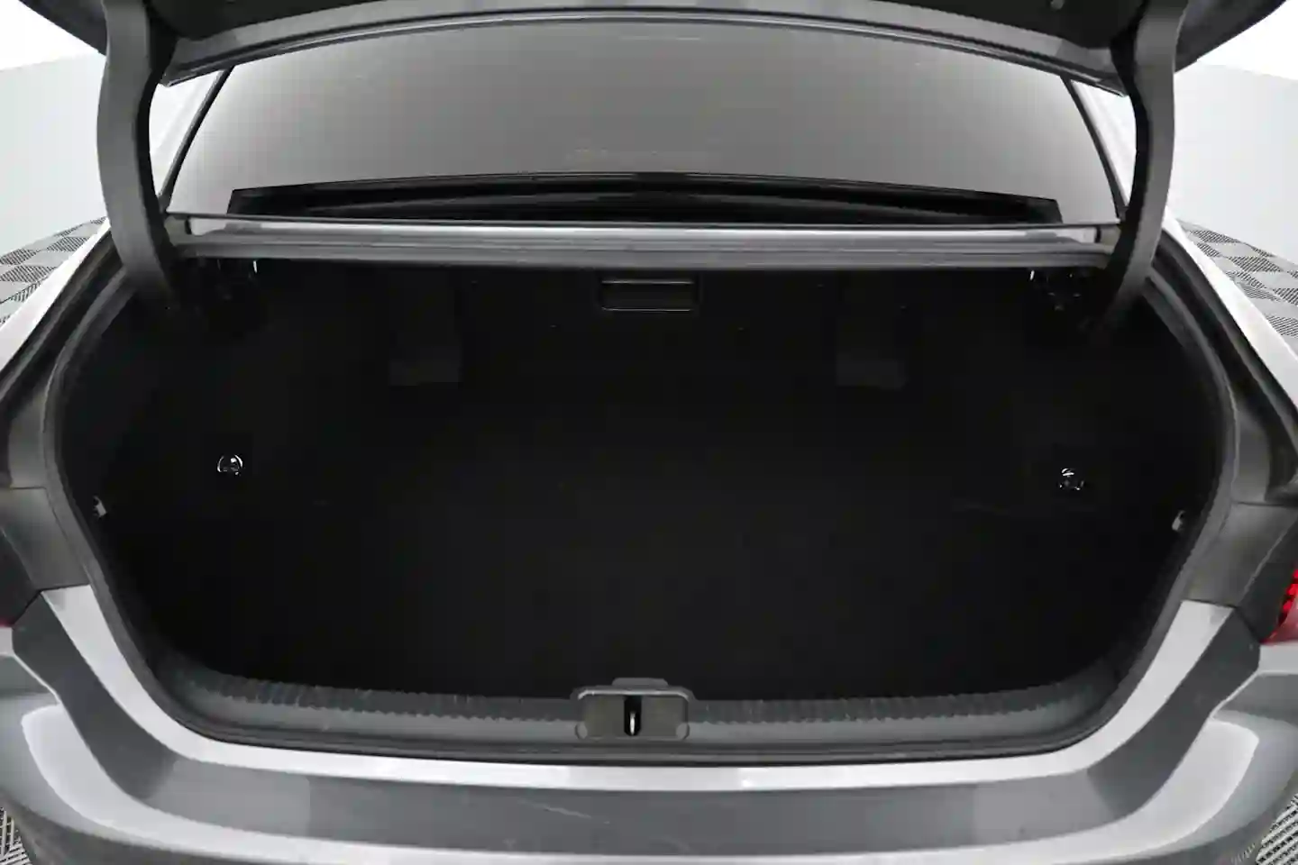 Car Image - iDVTGOn2b5sG4IIegPqFf