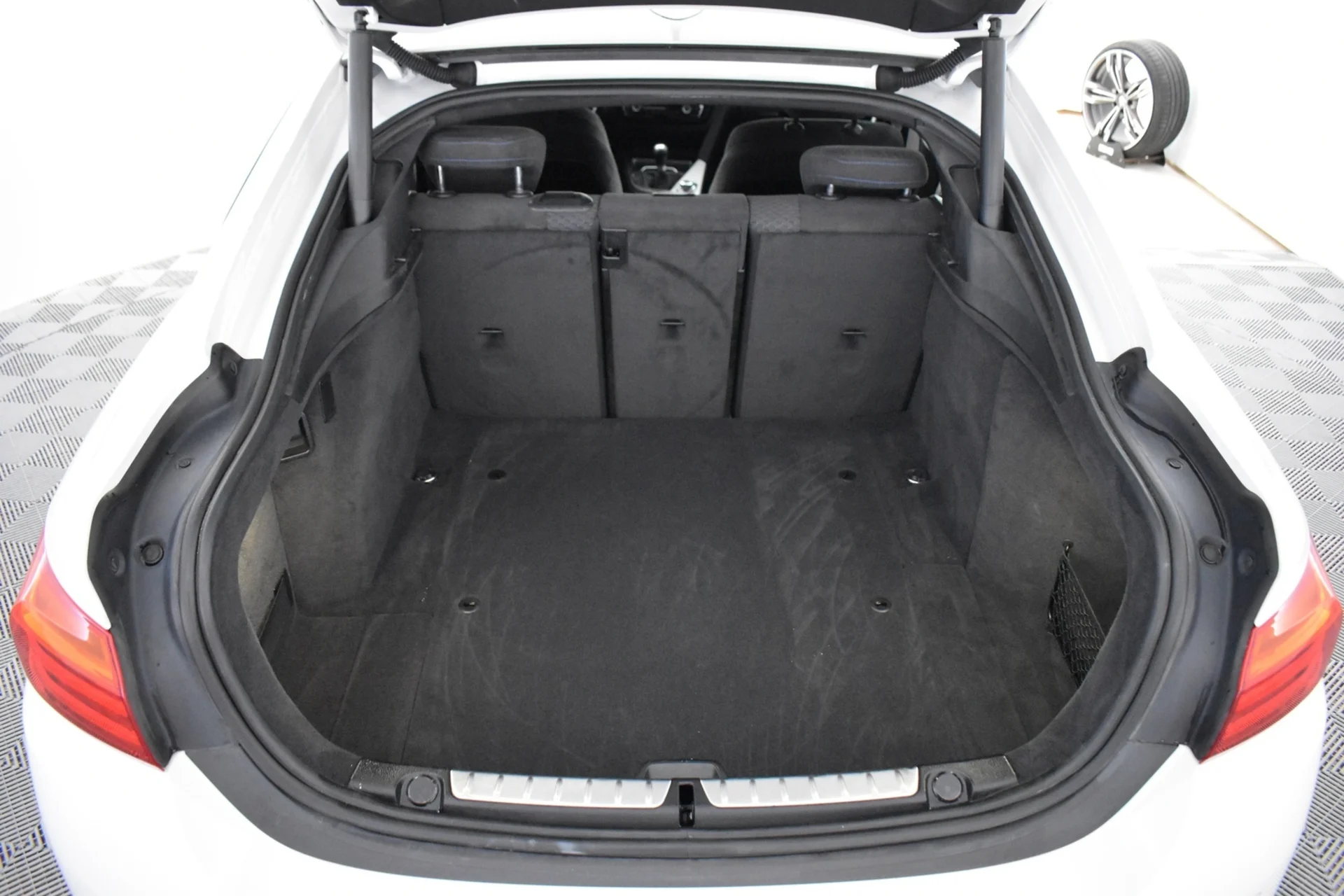 Car Image - 4ltpRQBgzcT4H3MtUhVP5w