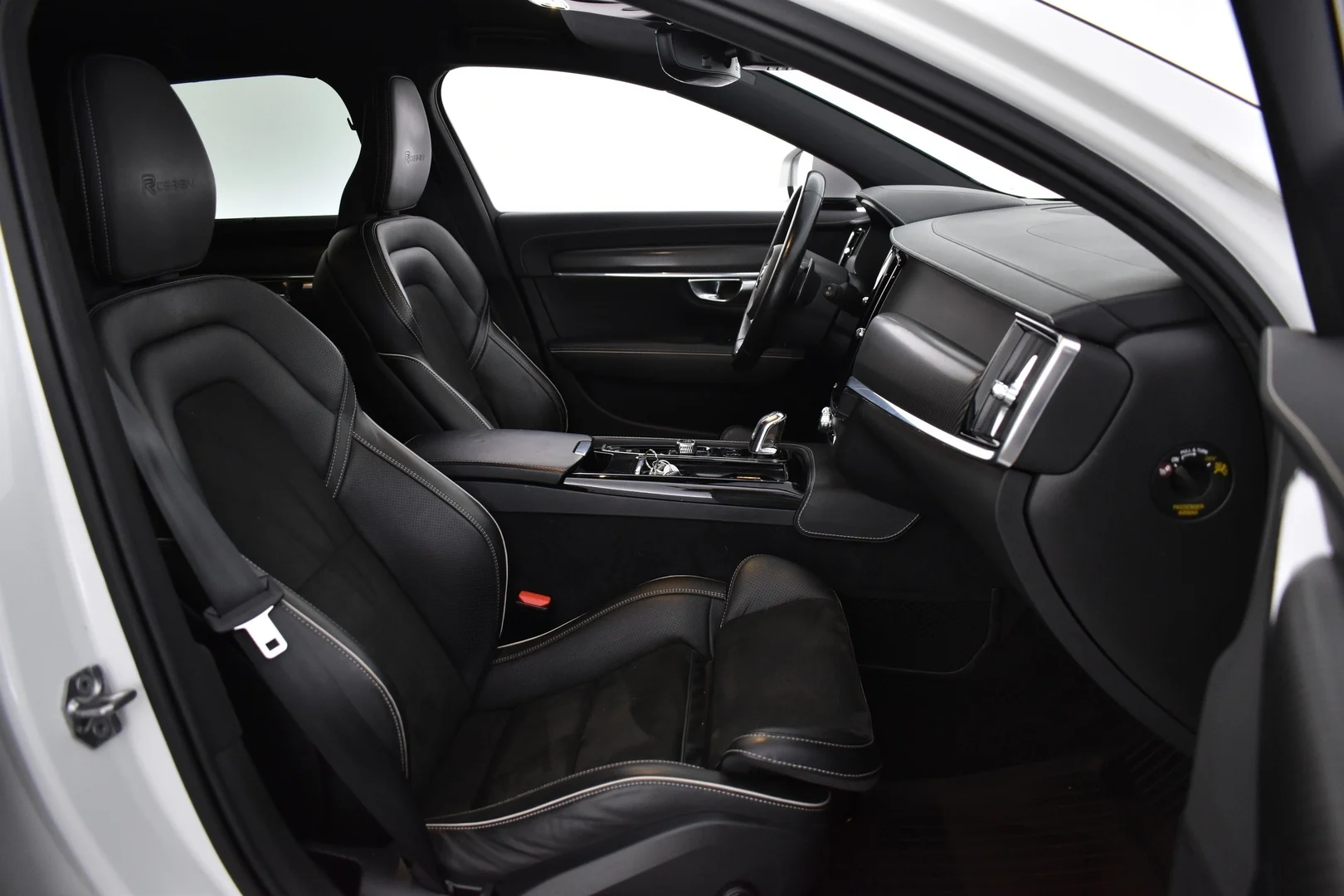 Car Image - 7yIu03zoNdS25YDColf2ev