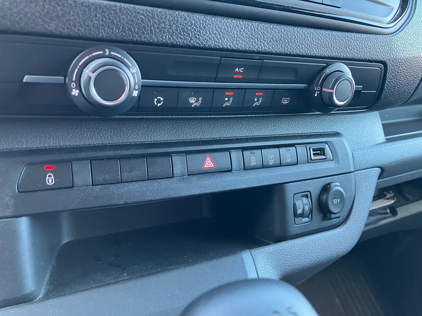Car Image - 4UnZHeE6bGyqPTZ8dUOwpf