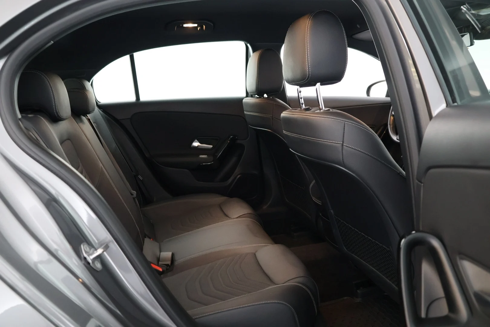 Car Image - 68fNstcWFsfW4GOnA8LVIv