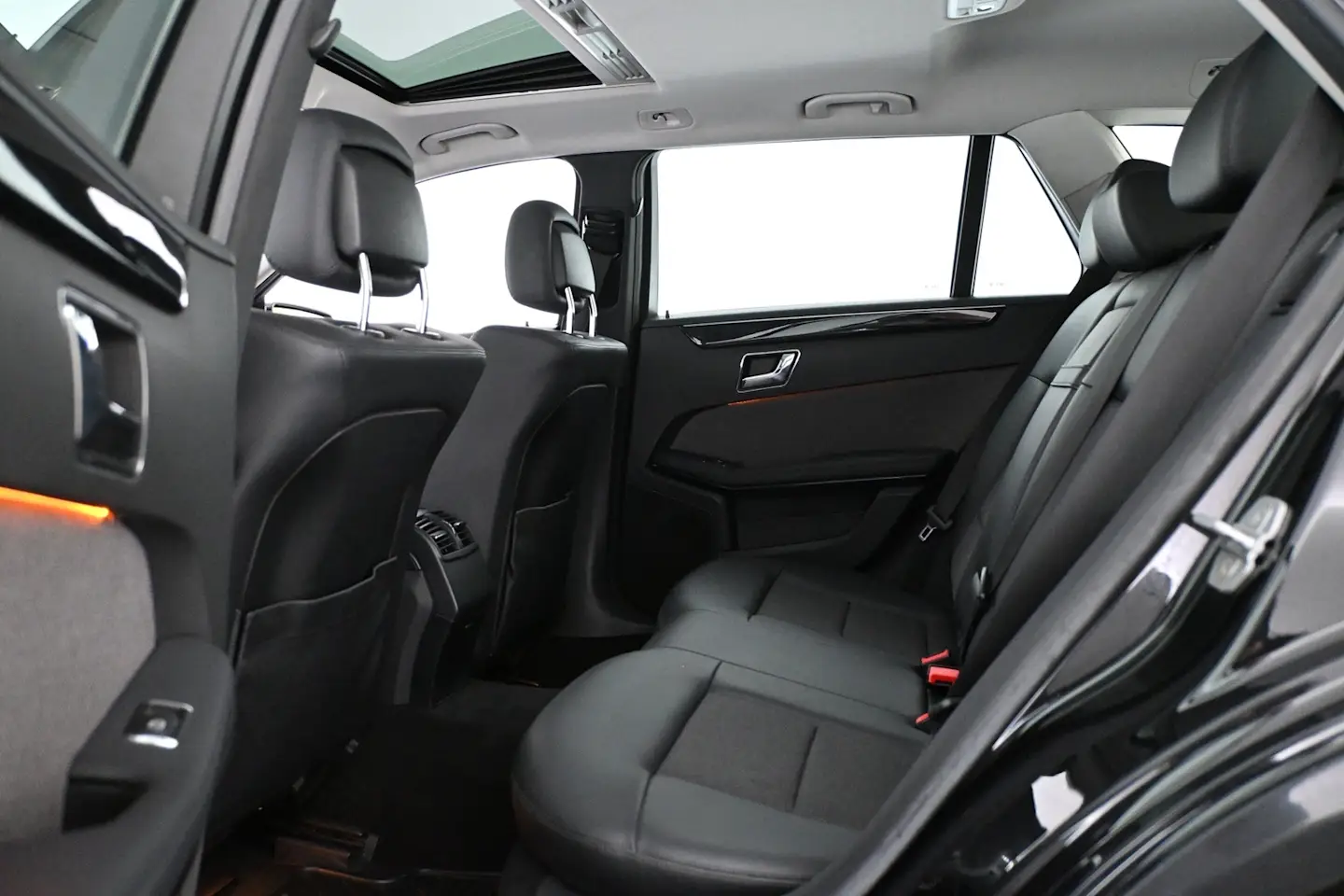 Car Image - 5tLXqUJ64ZXzowz0UV2hro